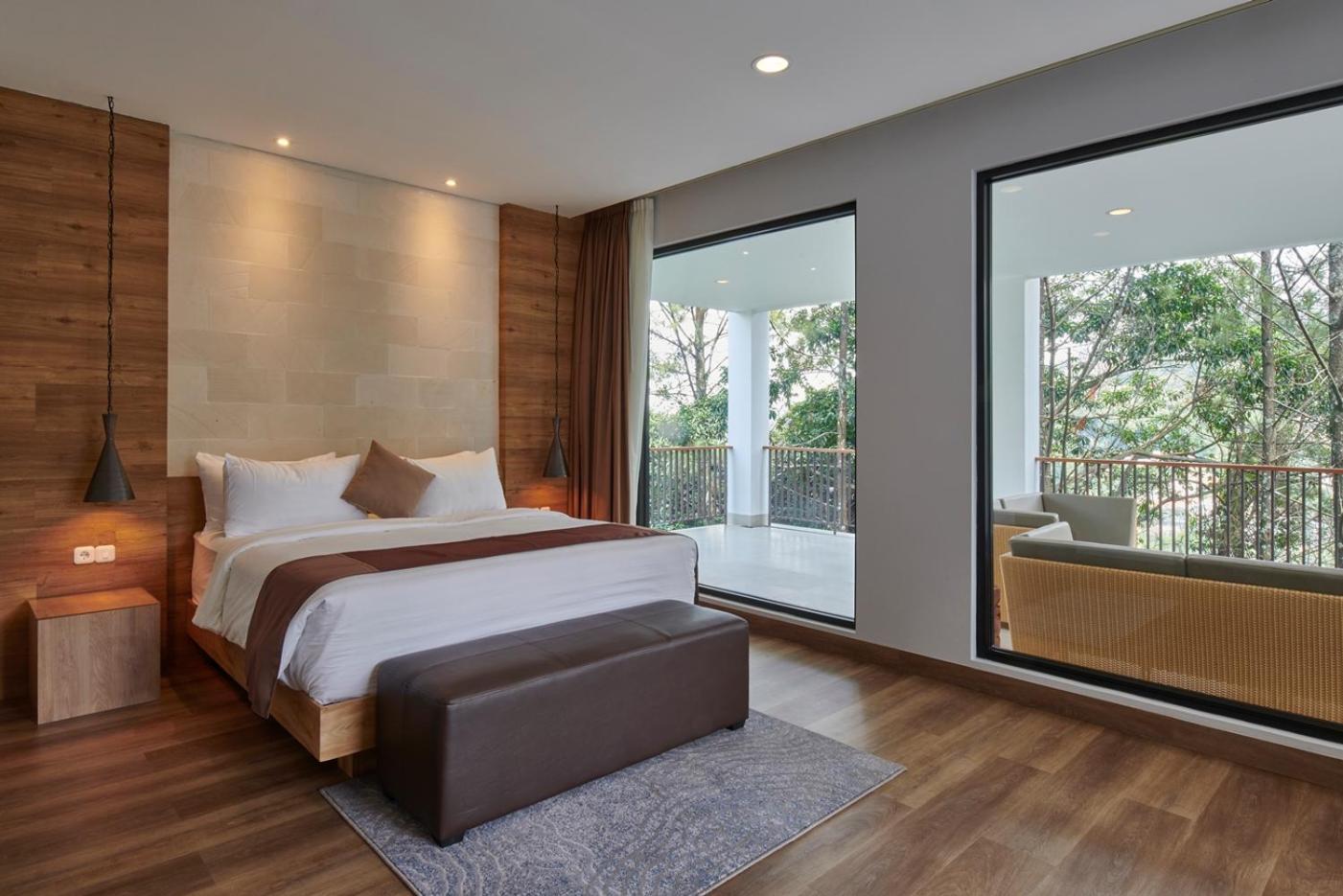 Villa Atsuka Hill View 8 Bedrooms With A Private Heated Swimming Pool Bandung