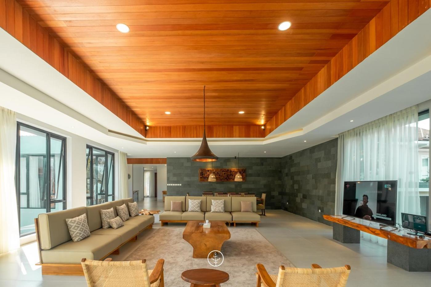 Atsuka Hill View 8 Bedrooms With A Private Heated Swimming Pool Bandung
