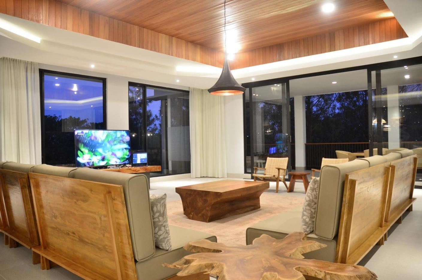 Atsuka Hill View 8 Bedrooms With A Private Heated Swimming Pool * Bandung