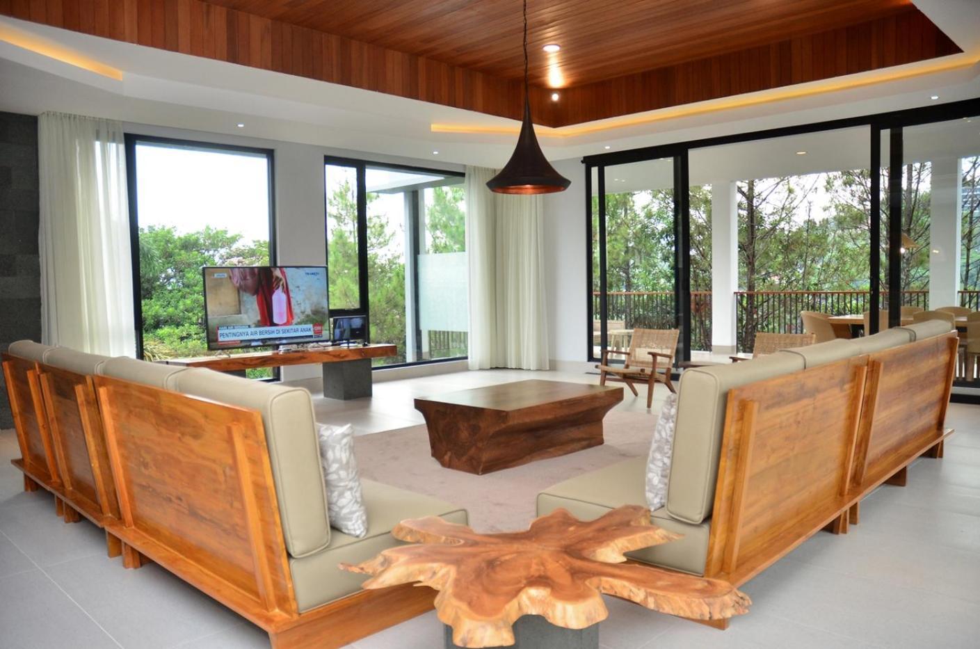 Villa Atsuka Hill View 8 Bedrooms With A Private Heated Swimming Pool Bandung